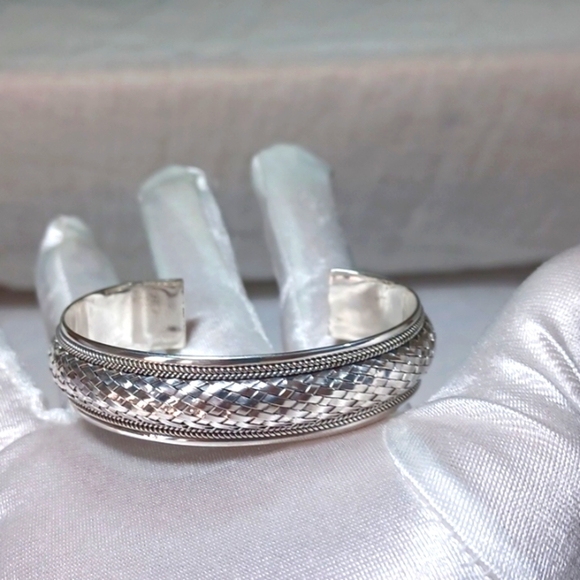 Sterling Silver Hand Crafted Thailand 925Braided Cuff Bracelet 20 GRAMS